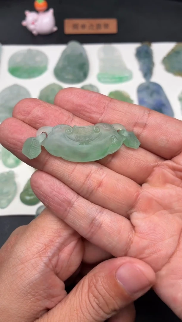 未镶嵌定制翡翠翡翠