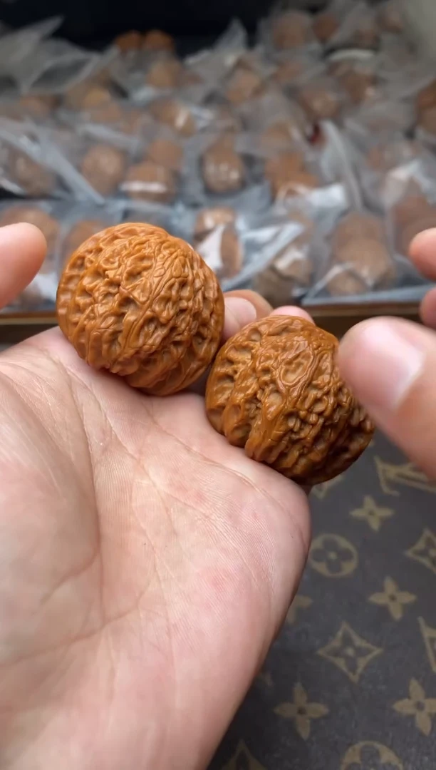 【闪购商品】文玩核桃吊坠A52号40尺磨盘