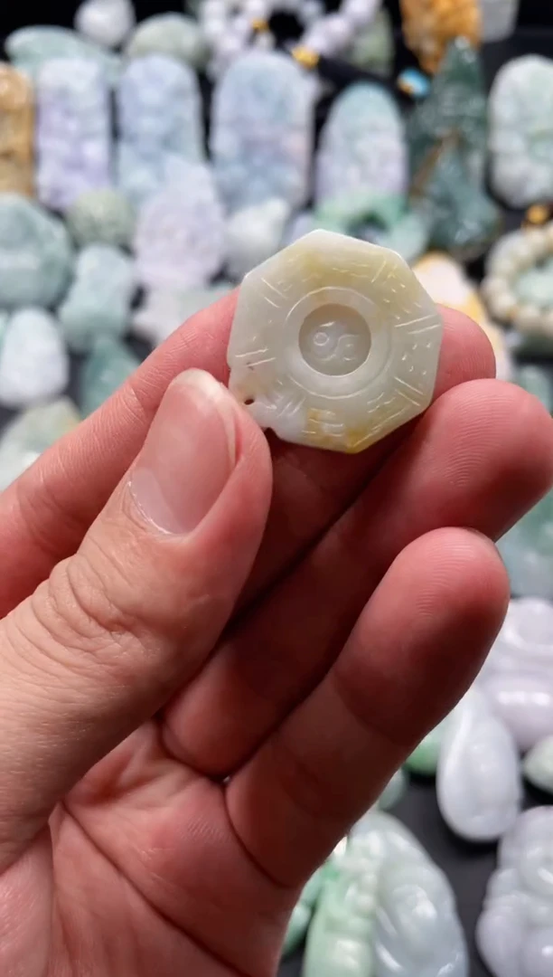 翡翠未镶嵌颈饰天然翡翠a货