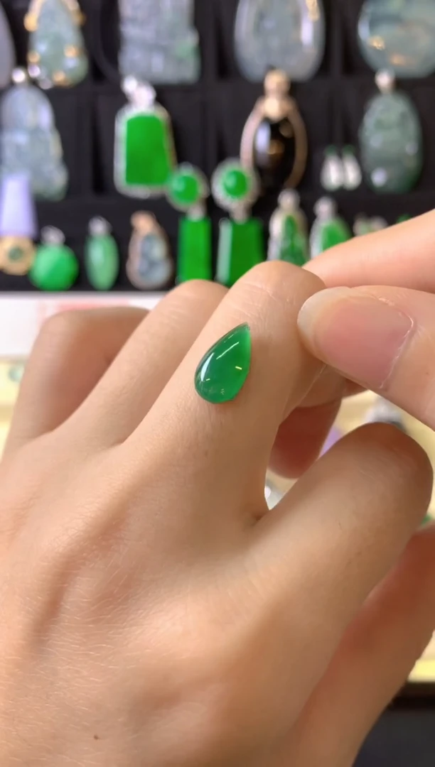 定制翡翠未镶嵌1裸玉（客户意向镶嵌）