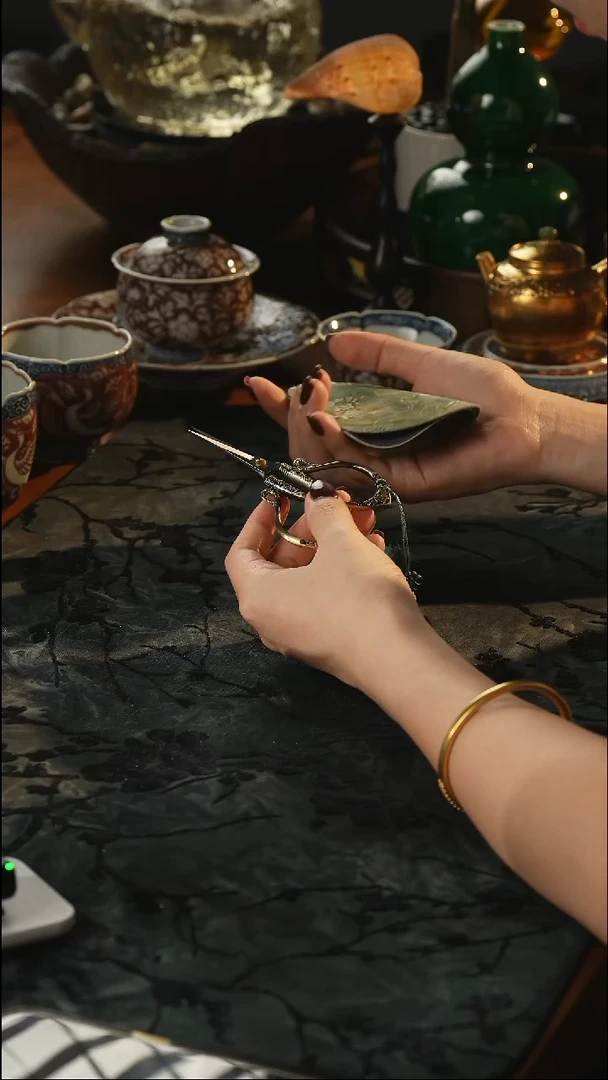 瓷片