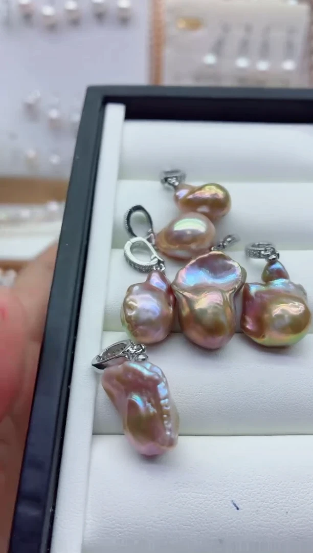 淡水珍珠合金吊坠(不含链)多样性发其一，非无暇