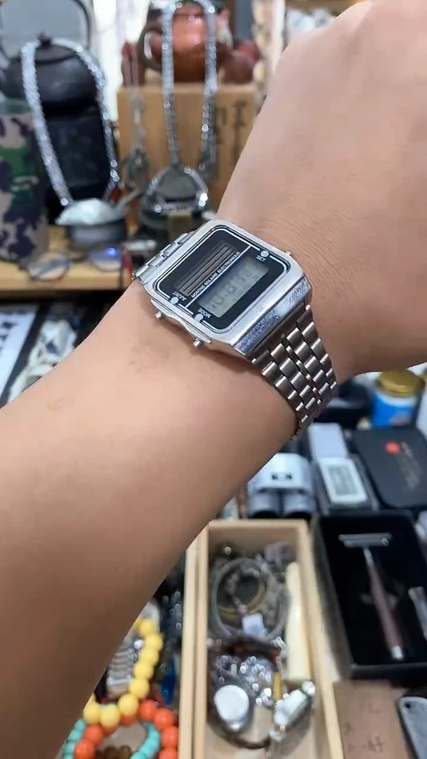 瓷片闪购商品  如图所示