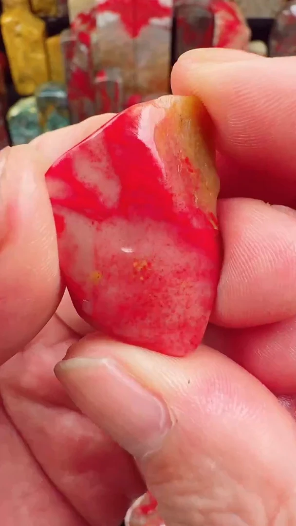 昌化鸡血石昌化田黄鸡血石