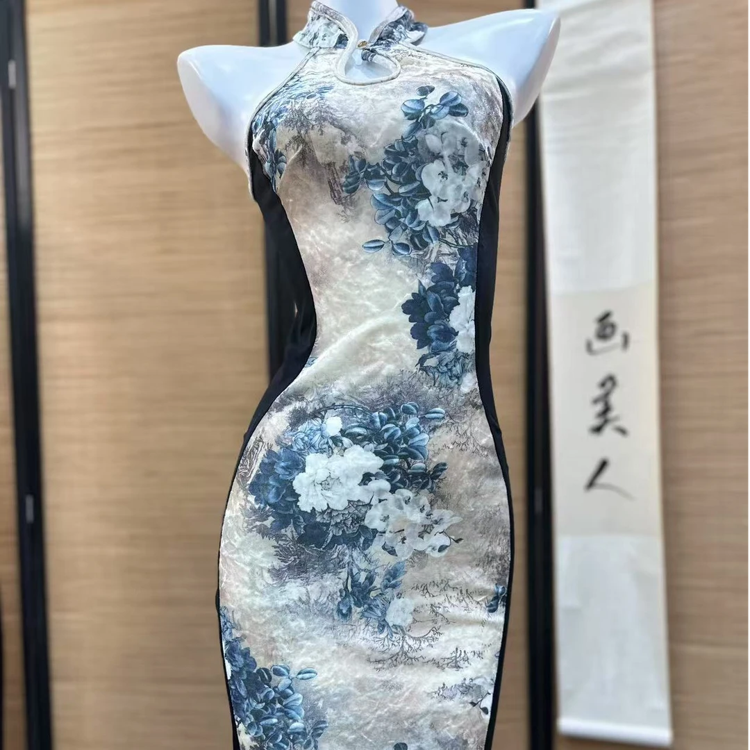 中国风日常旗袍新中式长款挂脖2025新款高端气质印花改良时尚优雅