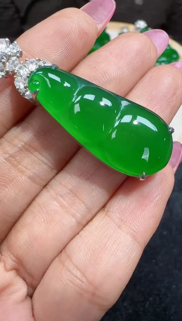 定制翡翠未镶嵌翡翠吊坠212