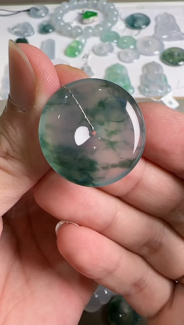 吊坠(不含链)未镶嵌翡翠.