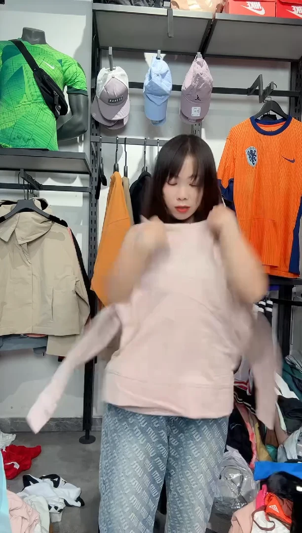 1273  编码 耐克卫衣服饰过款为准 尺码M