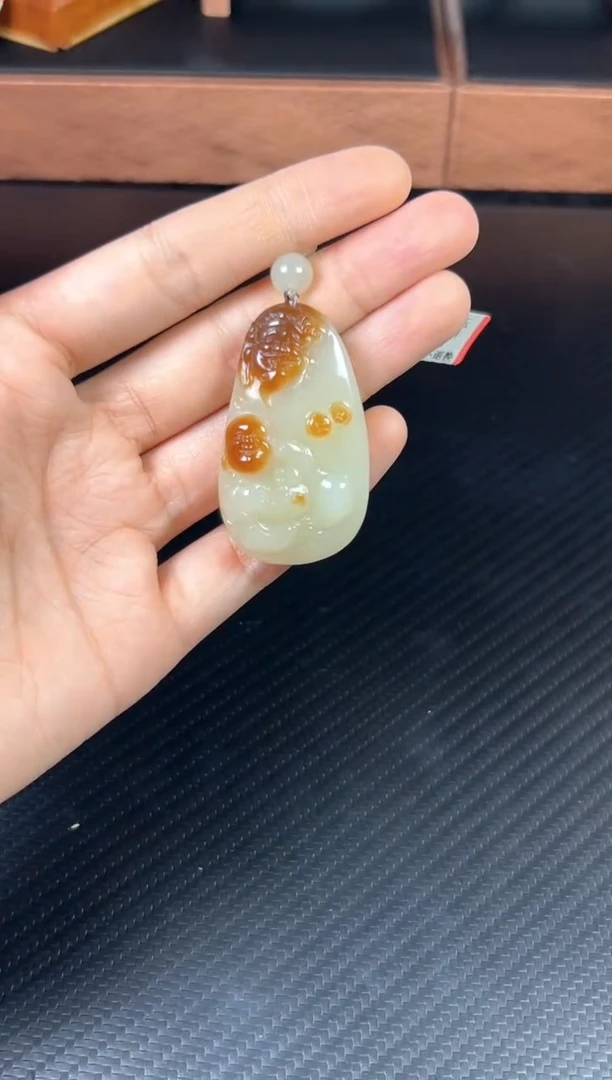 和田玉未镶嵌吊坠(赠链)若羌微色差吊坠