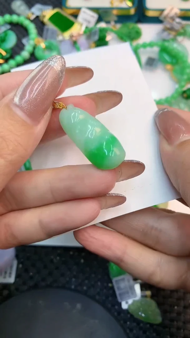 颈饰未镶嵌翡翠1