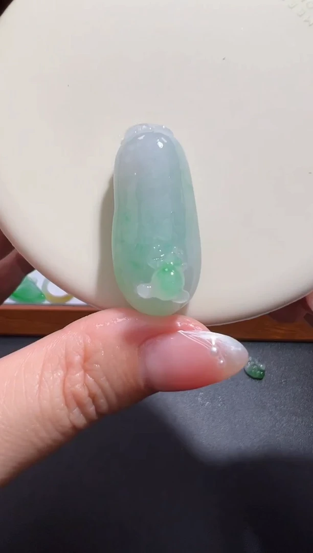 未镶嵌定制翡翠36.7*16.4*15.8福瓜