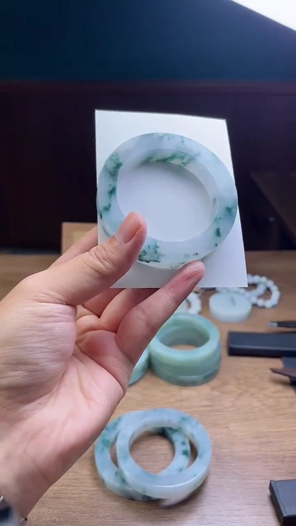 未镶嵌手镯定制翡翠意*清定制