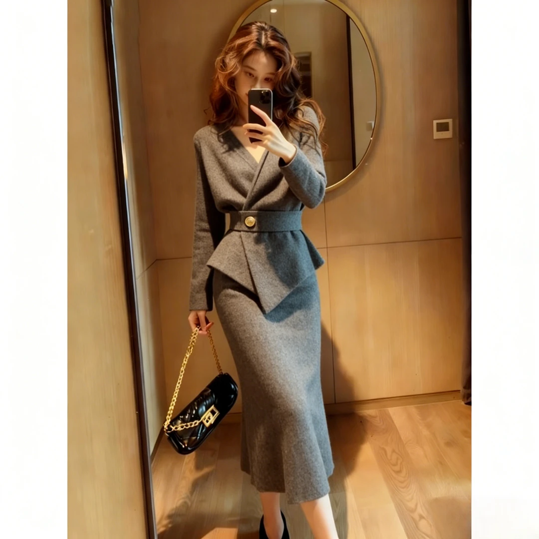 韩系一整套深冬穿搭灰色收腰V领毛衣重要场合漂亮超好看两件套装