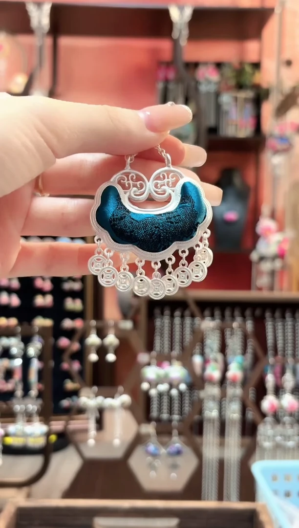 织绣云织谣民族风精美饰品   14