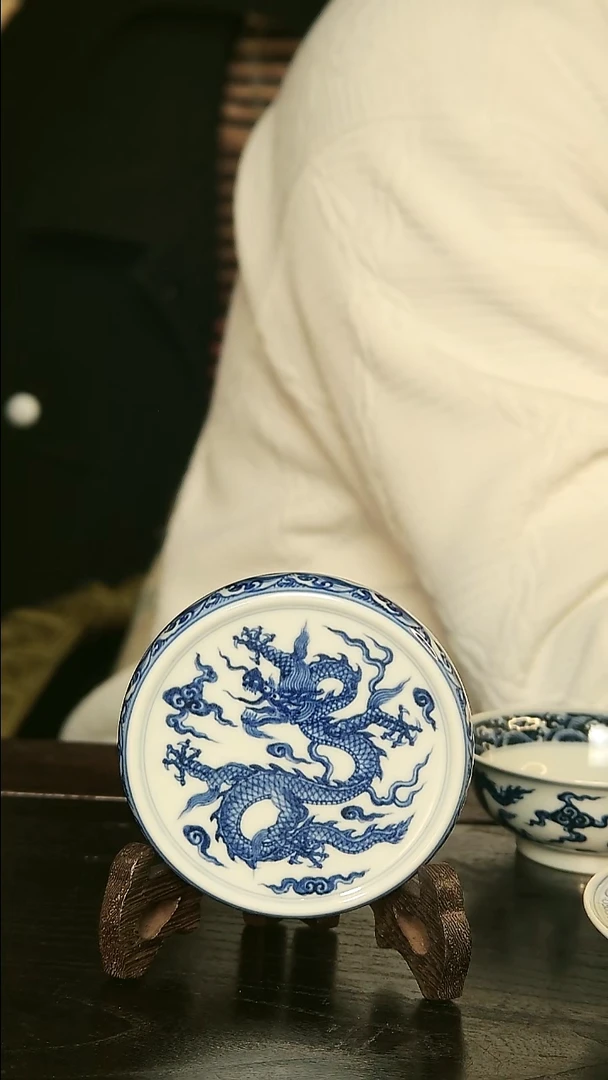 爱****娃小小明堂龙纹盖置