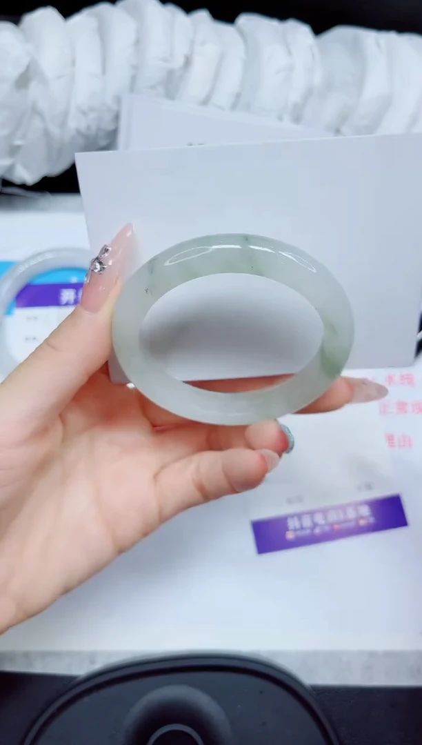 石英质玉手镯未镶嵌178.