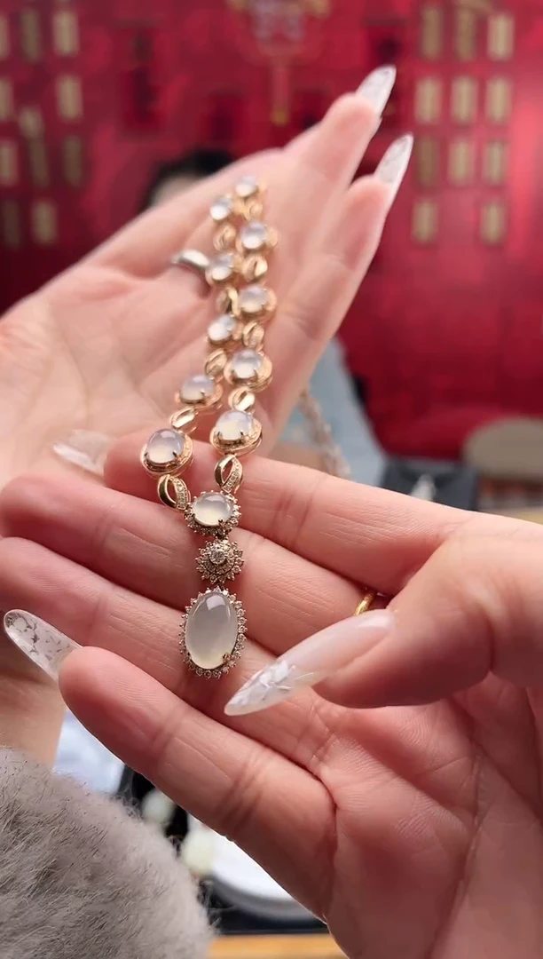 【闪购商品】翡翠颈饰18K金镶嵌吊坠