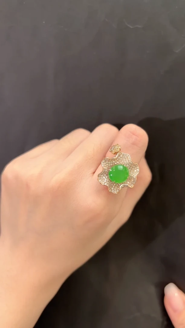 18K金镶嵌戒指翡翠荷叶边蛋面戒指10圈多人不退不换