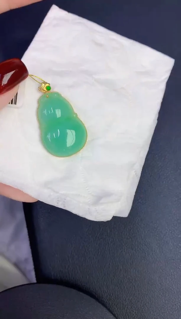 颈饰18K金镶嵌翡翠缅甸天然翡翠a货