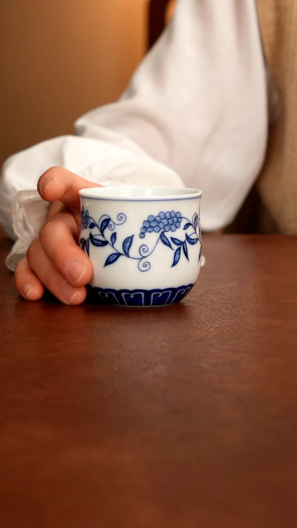 摆件陶景德镇瓷器，青花瓷手绘茶具~