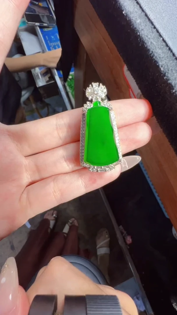未镶嵌定制翡翠翡翠A货有轻微色差属于正常现象无事牌多样性发货1