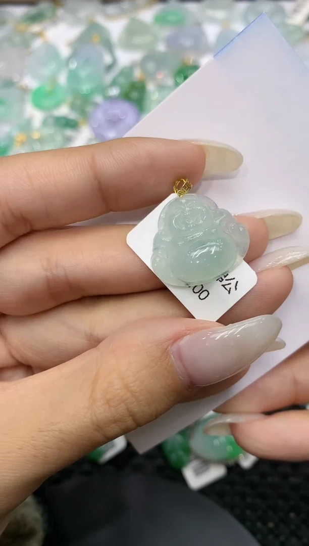 颈饰18K金镶嵌翡翠111111111111