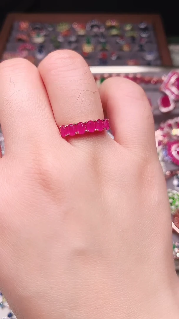 银S925镶嵌戒指红宝石....