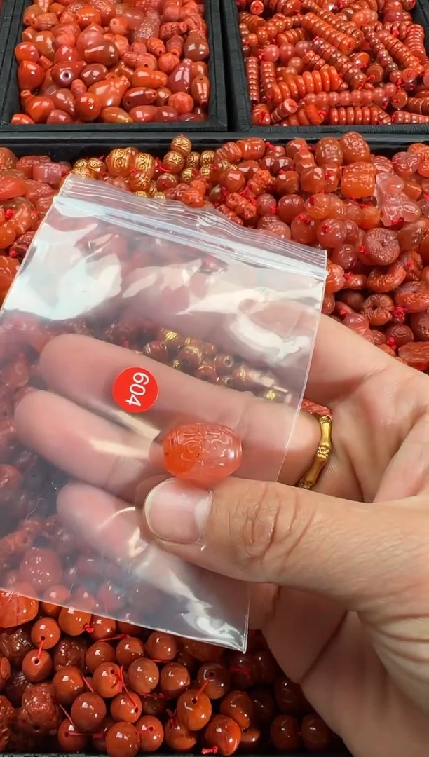 【闪购商品】南红玛瑙颈饰未镶嵌1