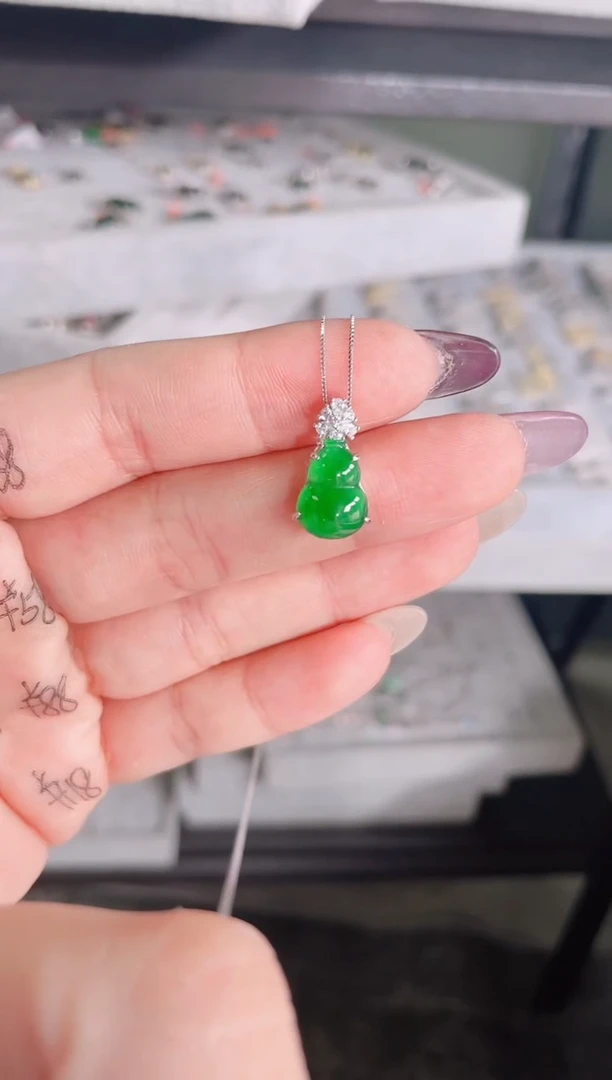 颈饰银S925镶嵌翡翠天然翡翠