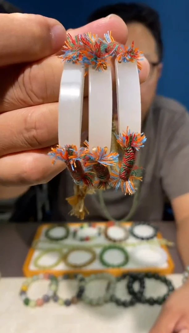 颈饰未镶嵌和田玉颜色多样性发货拍一发一