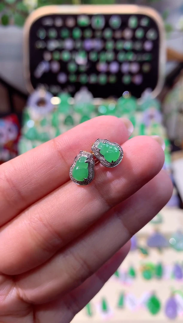 【闪购商品】翡翠耳饰18K金镶嵌缅甸天然A货翡翠