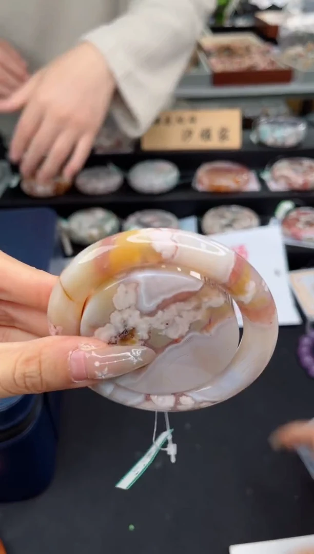 【闪购商品】石英质玉手镯未镶嵌55圈口（不退不换）1541345