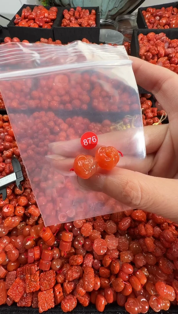 颈饰未镶嵌南红玛瑙1