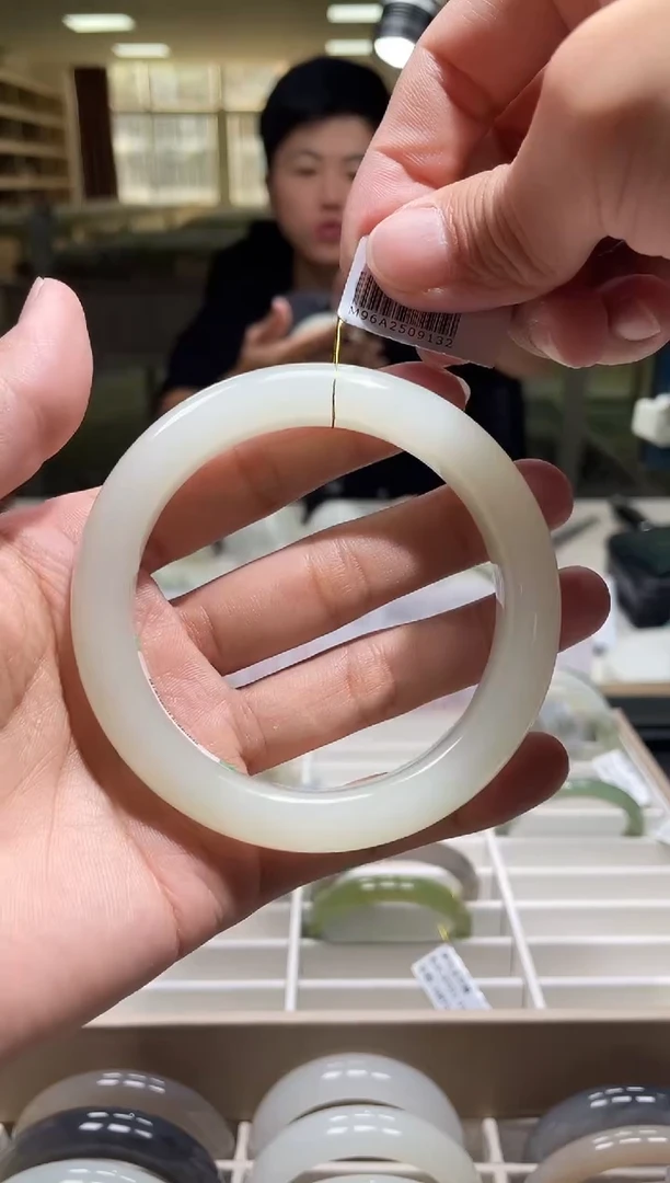 未镶嵌手镯和田玉63-64圈口 9132