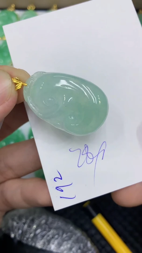 颈饰18K金镶嵌翡翠缅甸A货翡翠