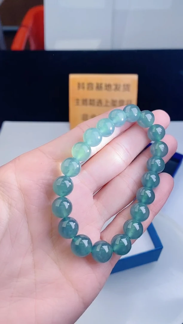 颈饰未镶嵌翡翠·