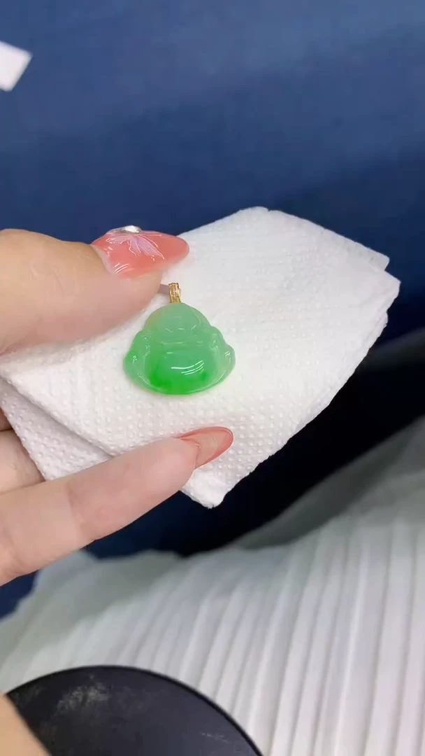 颈饰18K金镶嵌翡翠1