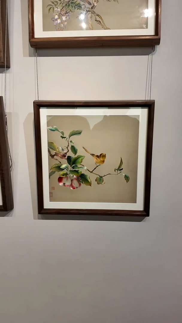 刺绣苹果山鸟图刺绣