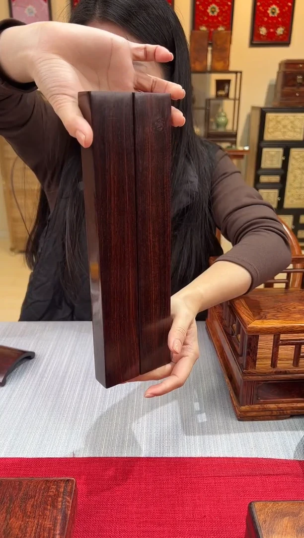 紫檀木类成套家具对镇  琴料   一物一拍