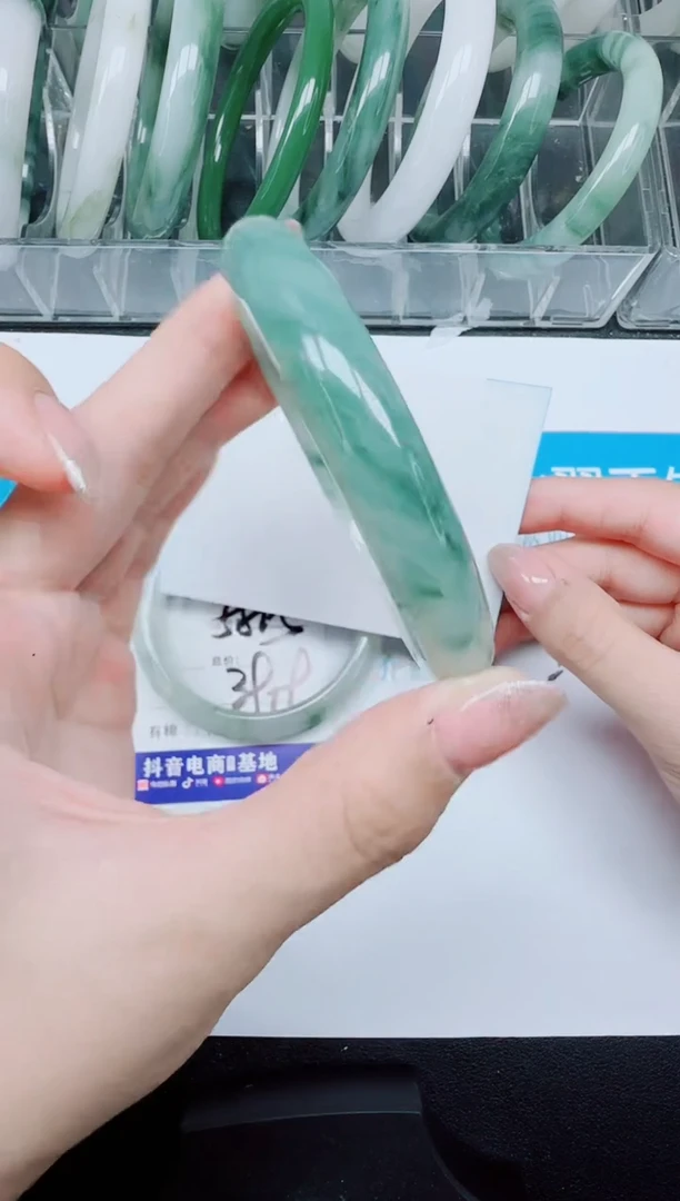 未镶嵌手镯石英质玉116-57