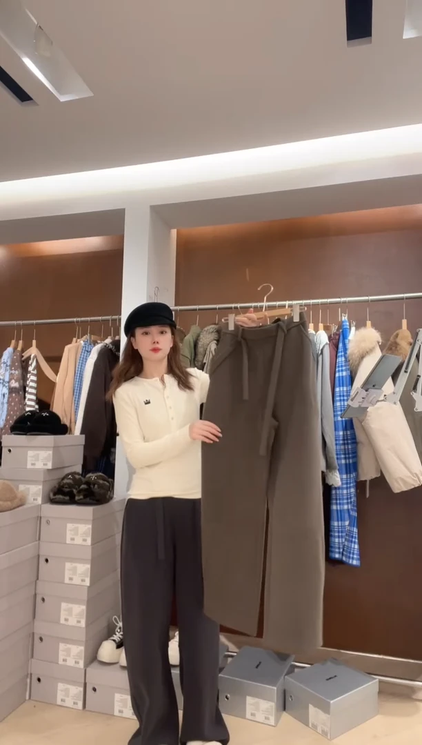 灰绿色 爆款冬款长裤   S码M码 拍下备注尺码