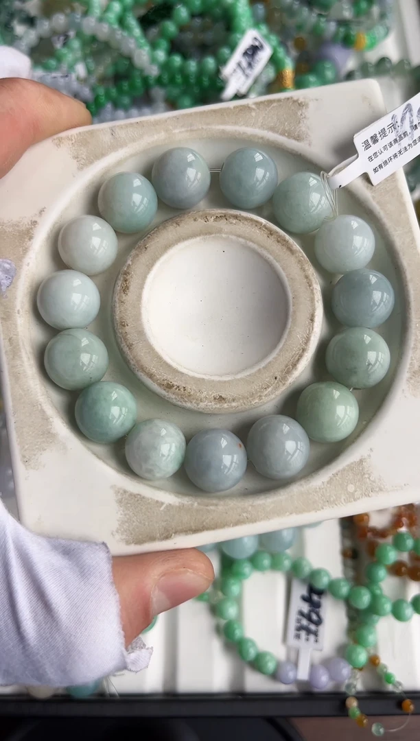 散珠翡翠翡翠手串卡13