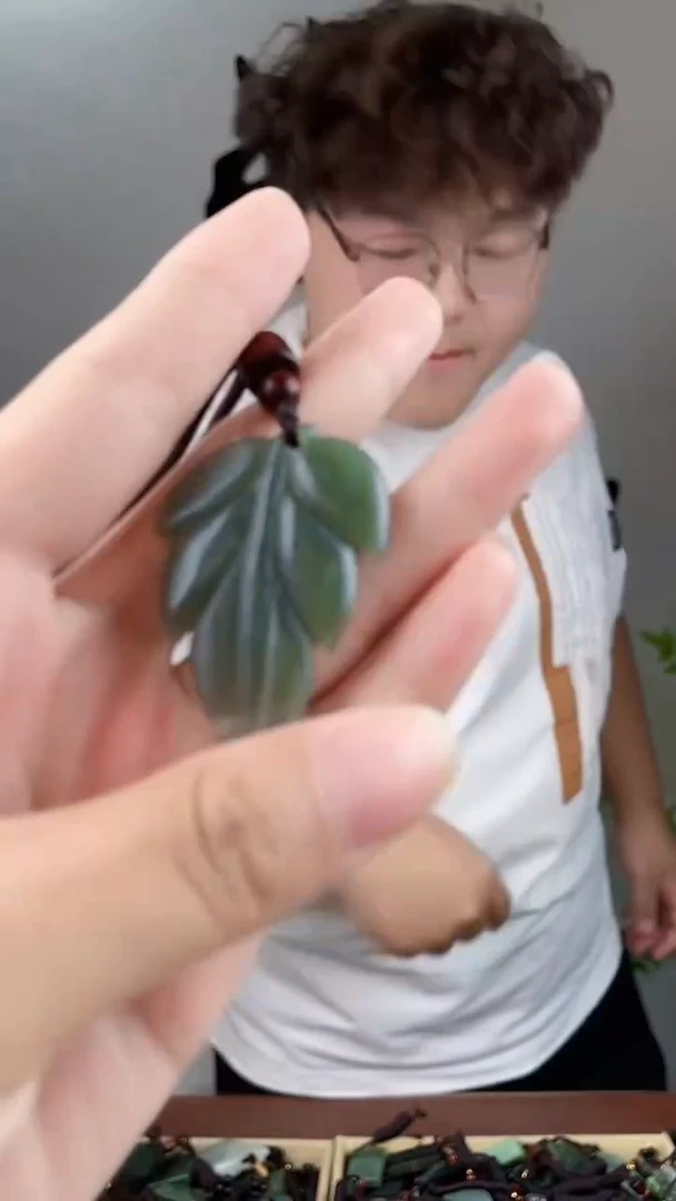 和田玉未镶嵌颈饰拍一发一，多样性发货