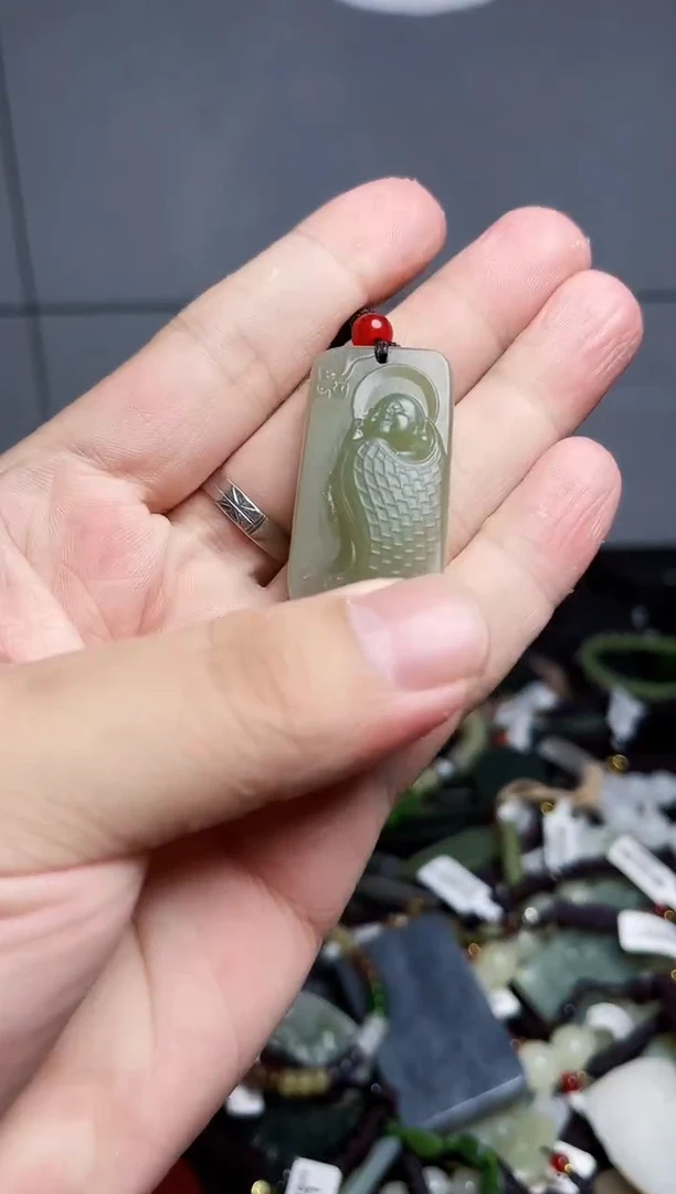 颈饰未镶嵌和田玉1