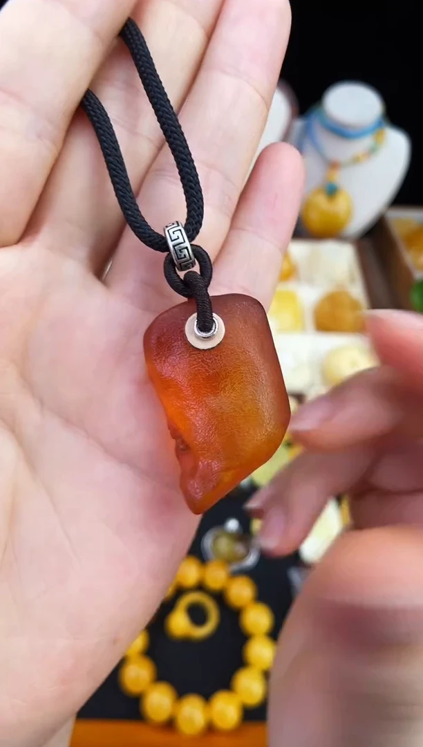 琥珀未镶嵌珠宝奇石柒月