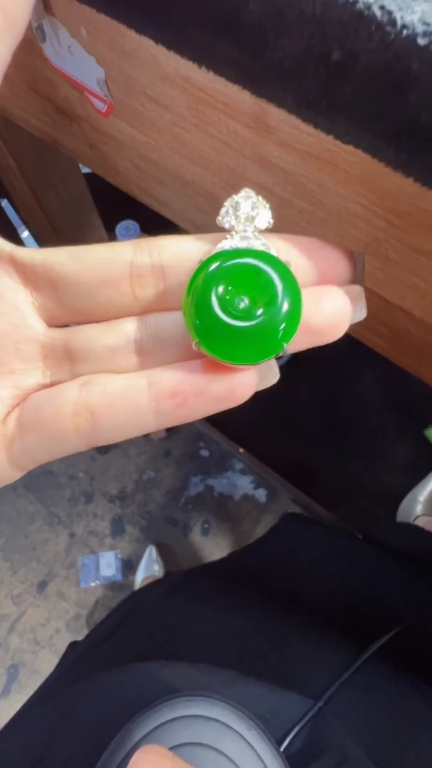 定制翡翠未镶嵌翡翠A货有轻微色差属于正常现象，平安扣1