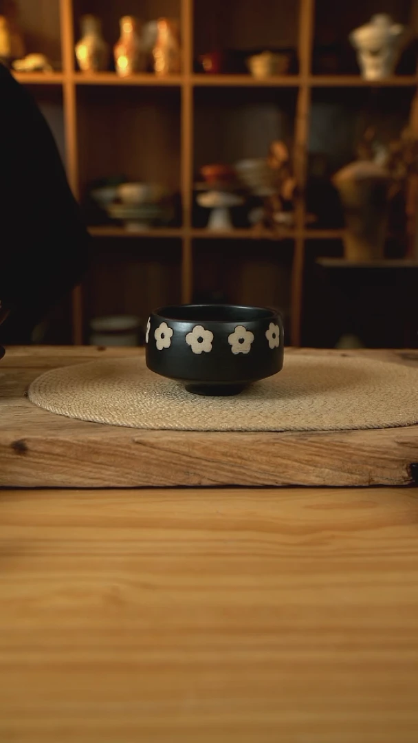 黑色雕刻小花花系列的钵钵米饭碗1个