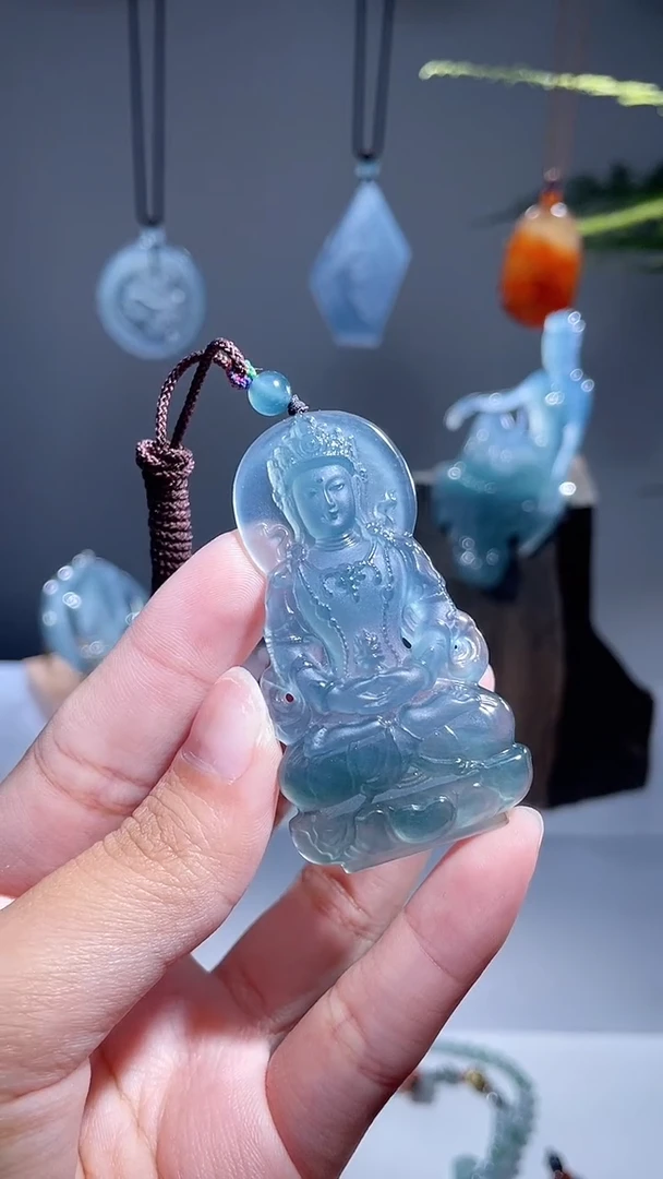 颈饰未镶嵌翡翠度母