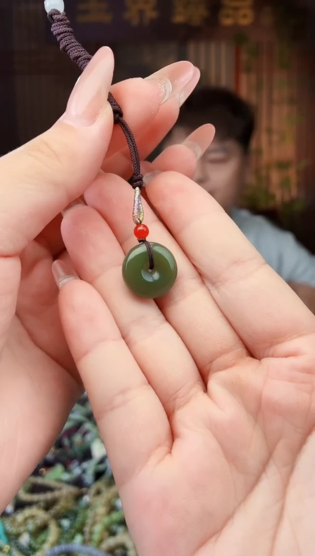 和田玉未镶嵌颈饰拍一发一
