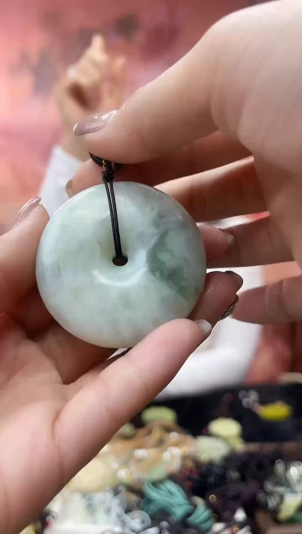 未镶嵌岫玉吊坠·